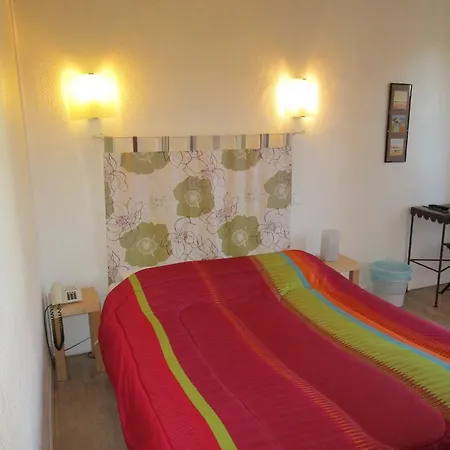 Des Poètes Avec Garage Privé Hotel Béziers