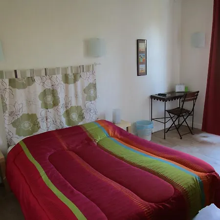 Des Poètes Avec Garage Privé Béziers