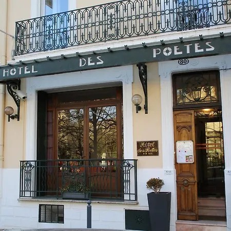 Des Poetes Avec Parking Sur Reservation Hotel 2*