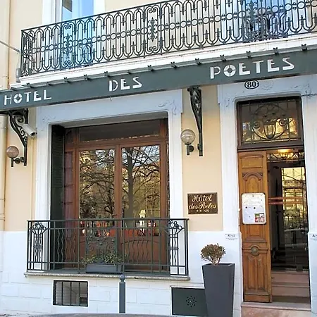Des Poetes Avec Parking Sur Reservation فندق