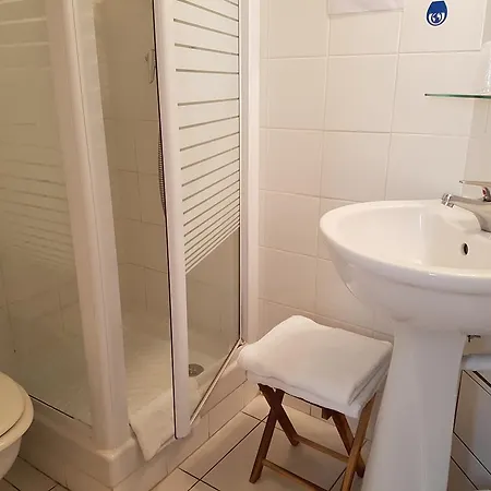 Des Poètes Avec Garage Privé 2* Béziers