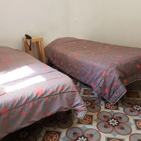 Hotel Des Poètes Avec Parking Sur Réservation