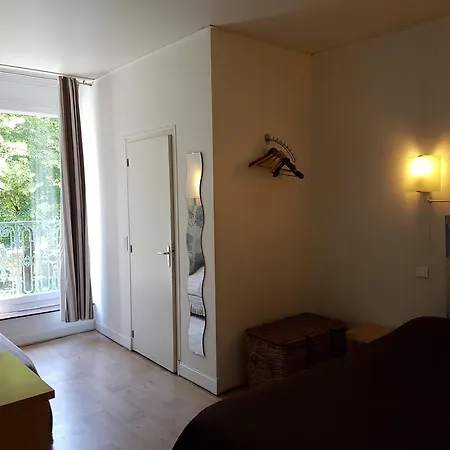 Des Poètes Avec Garage Privé Hotel Béziers