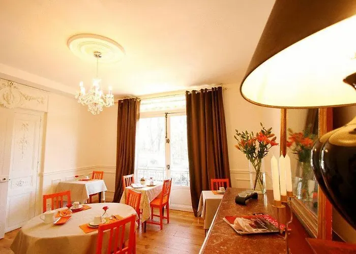Hotell Des Poetes Avec Parking Sur Reservation